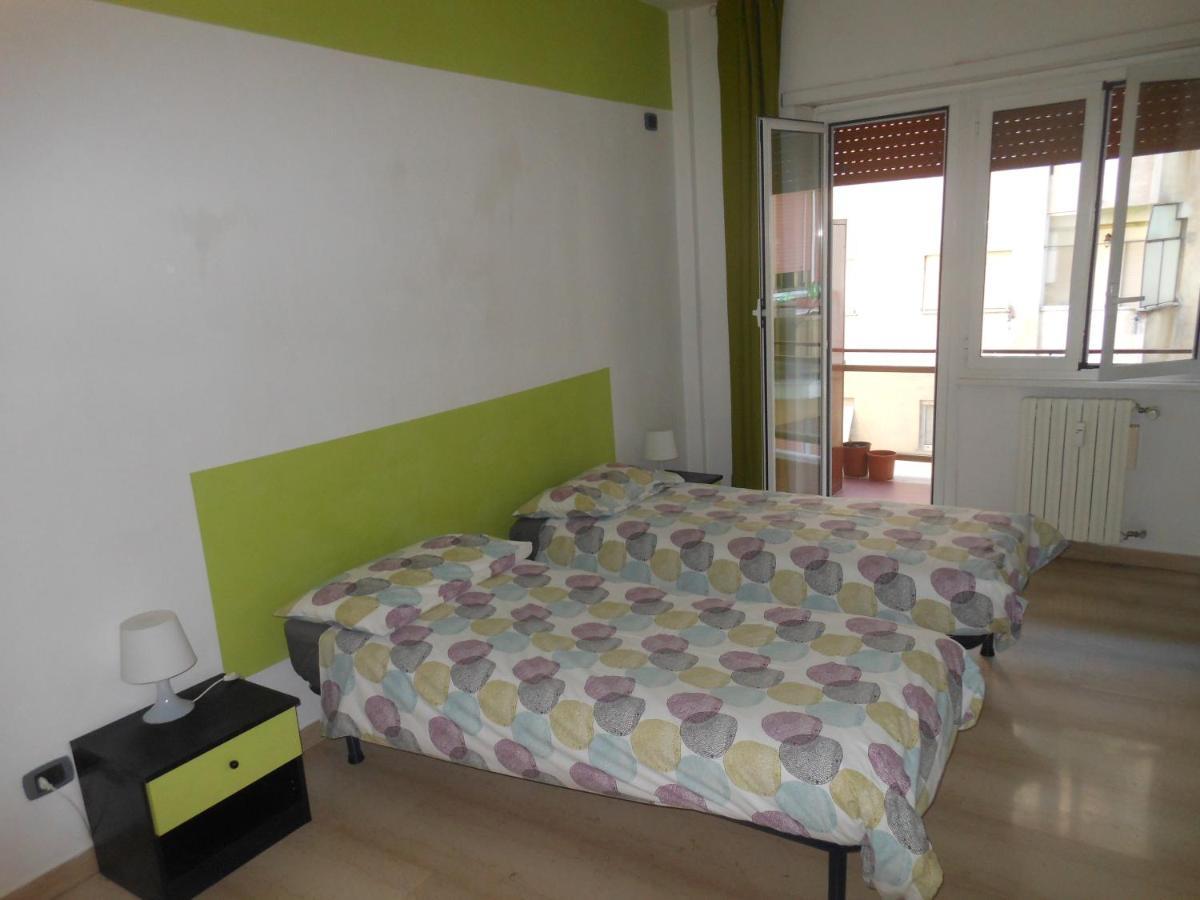 Tourist Viola Ai Gordiani Apartment Rom