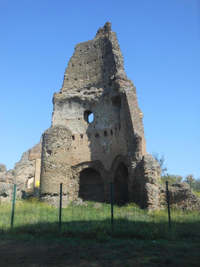Tourist Viola Ai Gordiani Apartment Rom